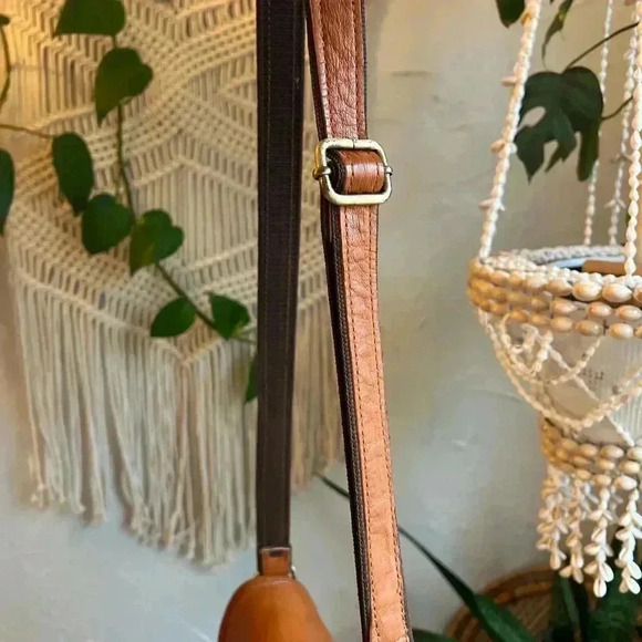 Vintage-Inspired Handmade Leather Saddle Bag Purse Tan Crossbody Satchel - Picture 12 of 16